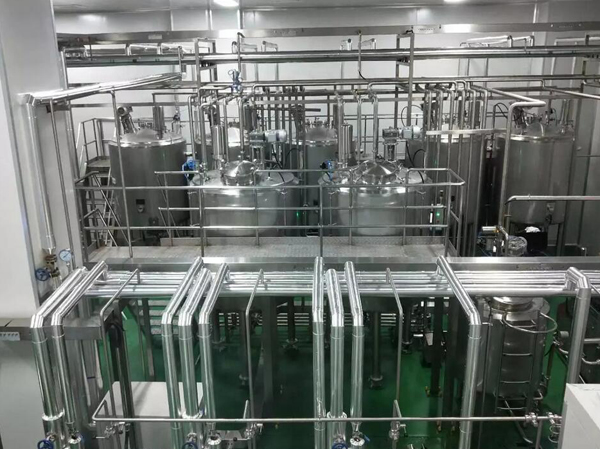 Fabricante de líneas automáticas de producción de jugo de aloe vera.